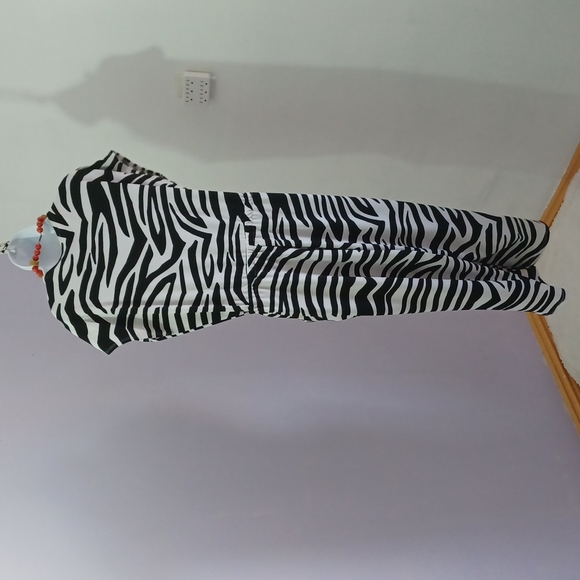 MARC NEW YORK andrew marc LEOPARD JUMPSUIT SZ M - Picture 3 of 8